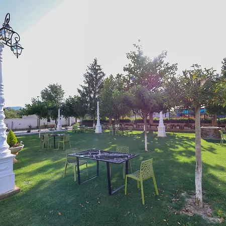 Liebeshotel Familja 3*