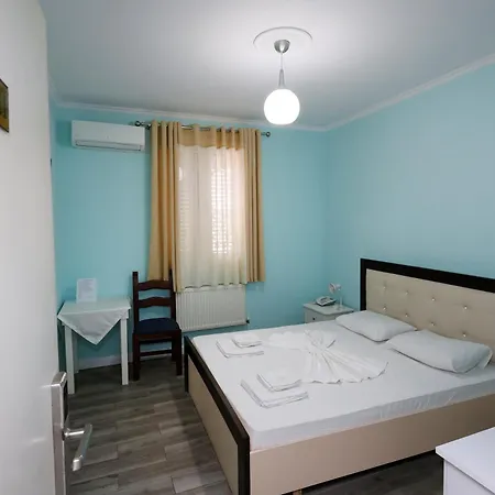 Familja Yetişkin Oteli 3*