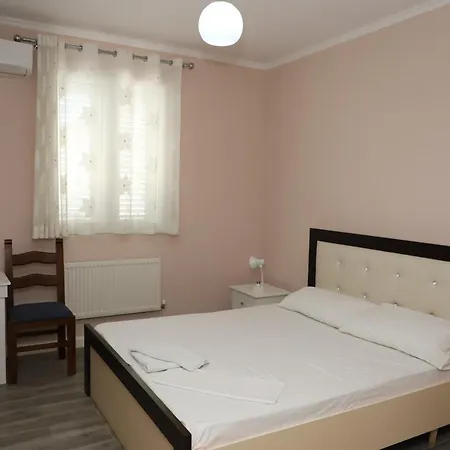 Familja Love hotel