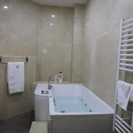 Familja Love hotel