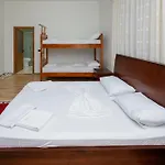 Familja Love hotel Dimal